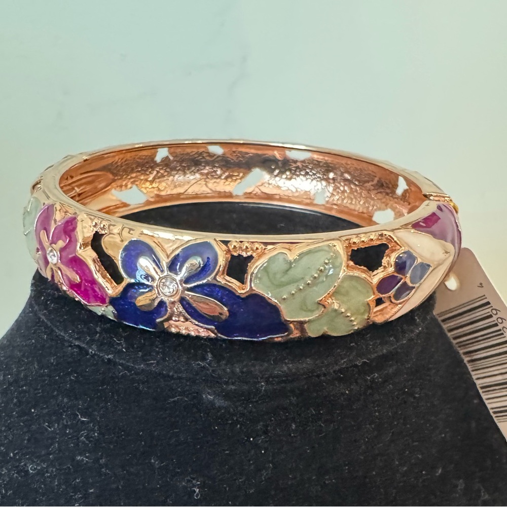 Large Island Bangle in Rose Gold with Butterfly Design NWT